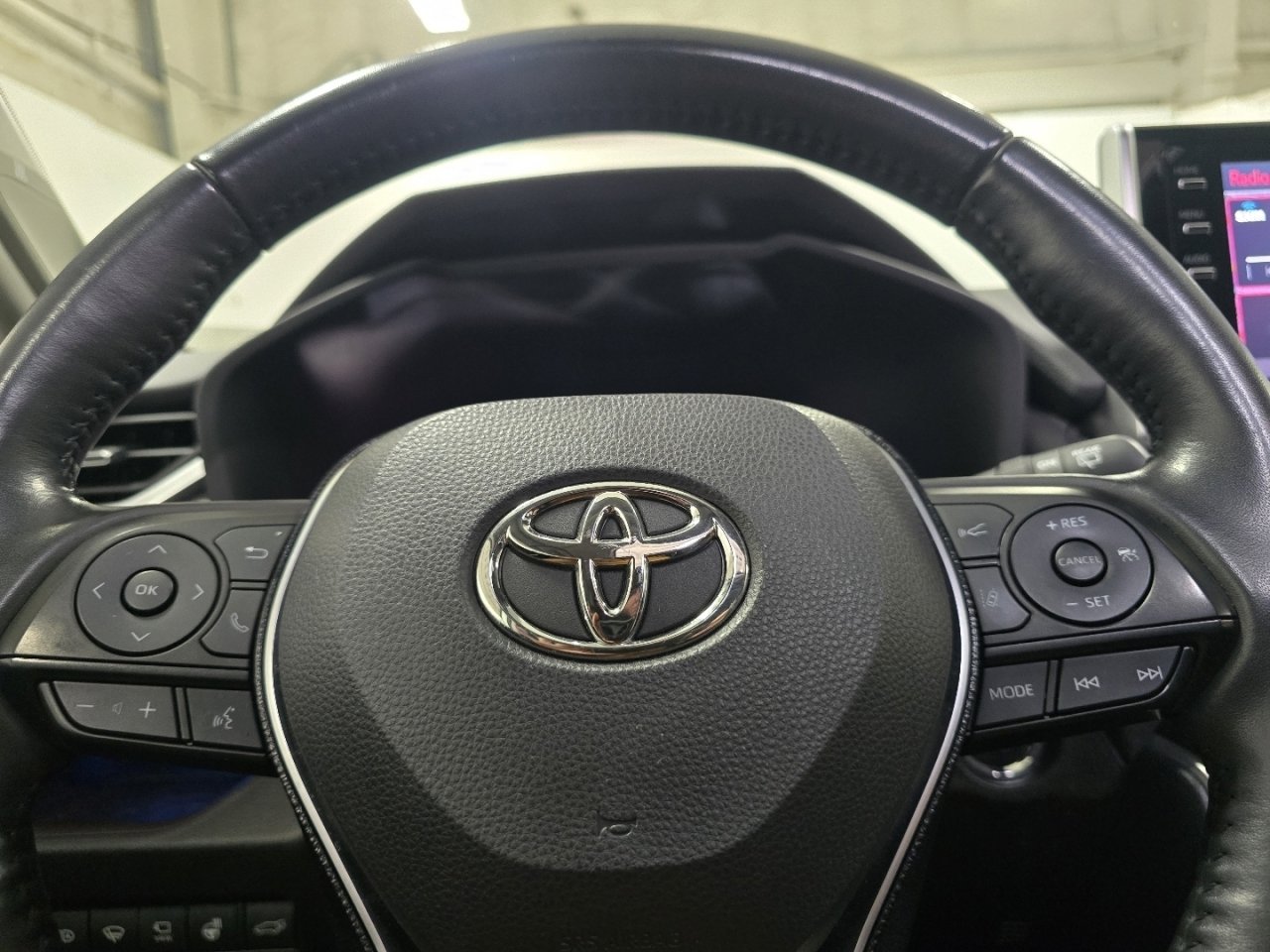 Used 2021 Toyota RAV4 Limited image 30