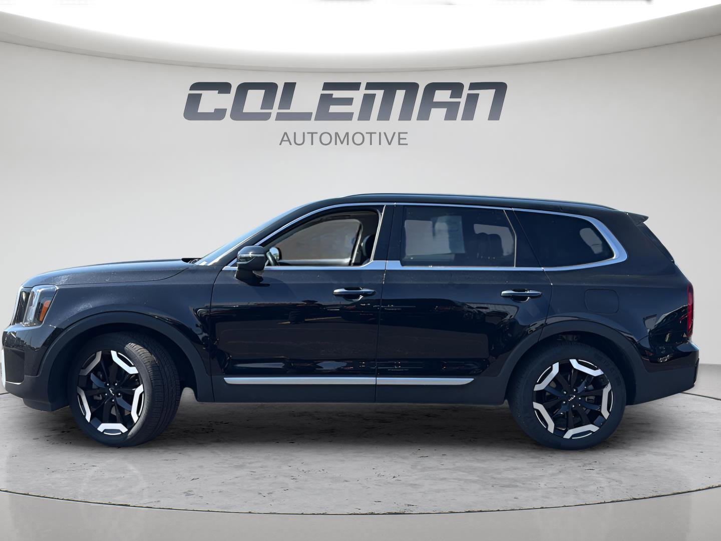 Used 2025 Kia Telluride S AWD/4WD image 2
