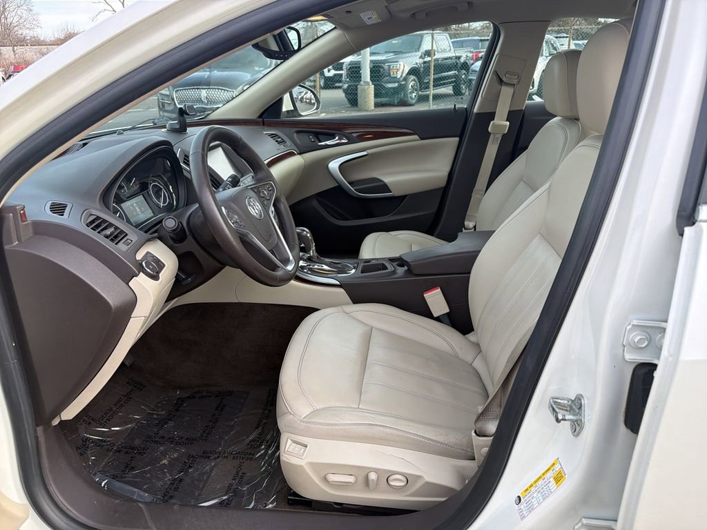 Used 2015 Buick Regal Premium w/ Driver Confidence Package #2 image 11