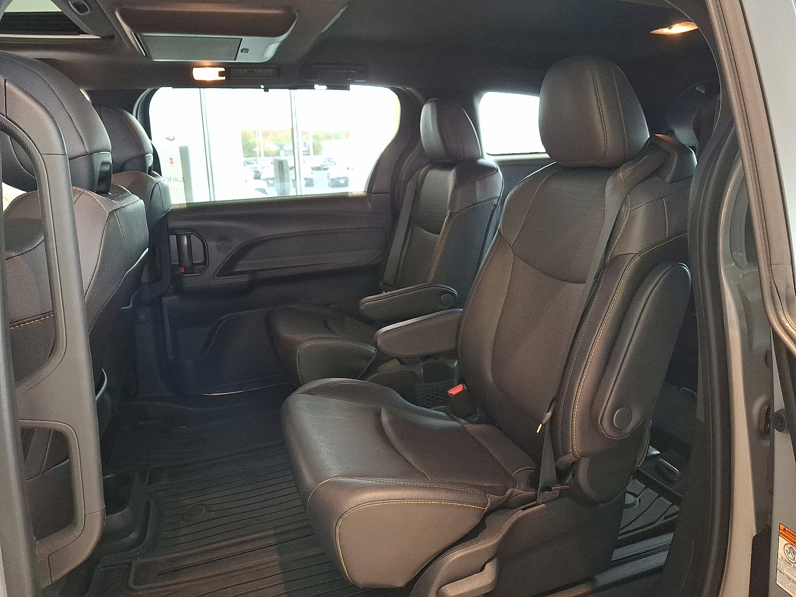 Certified 2023 Toyota Sienna XLE Woodland Edition image 11