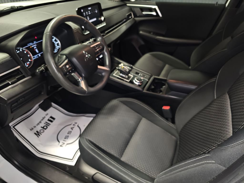 Used 2022 Mitsubishi Outlander ES image 35