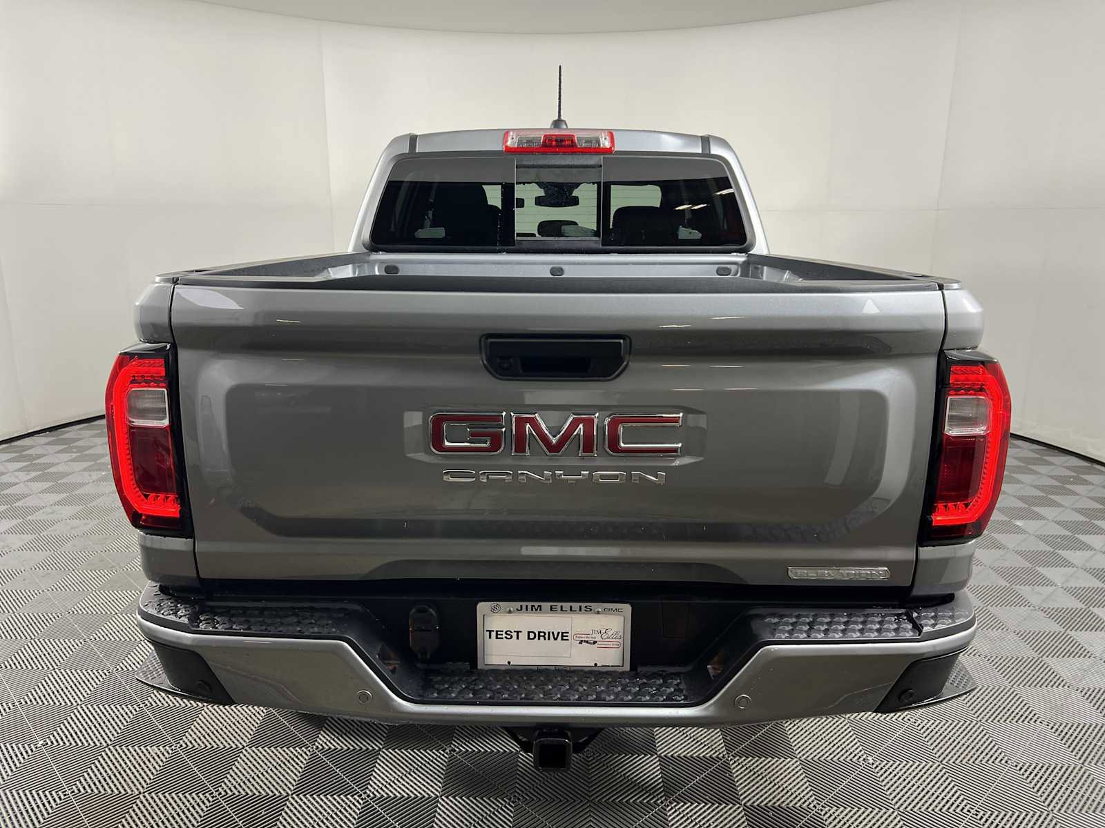 New 2026 GMC Canyon Elevation image 5
