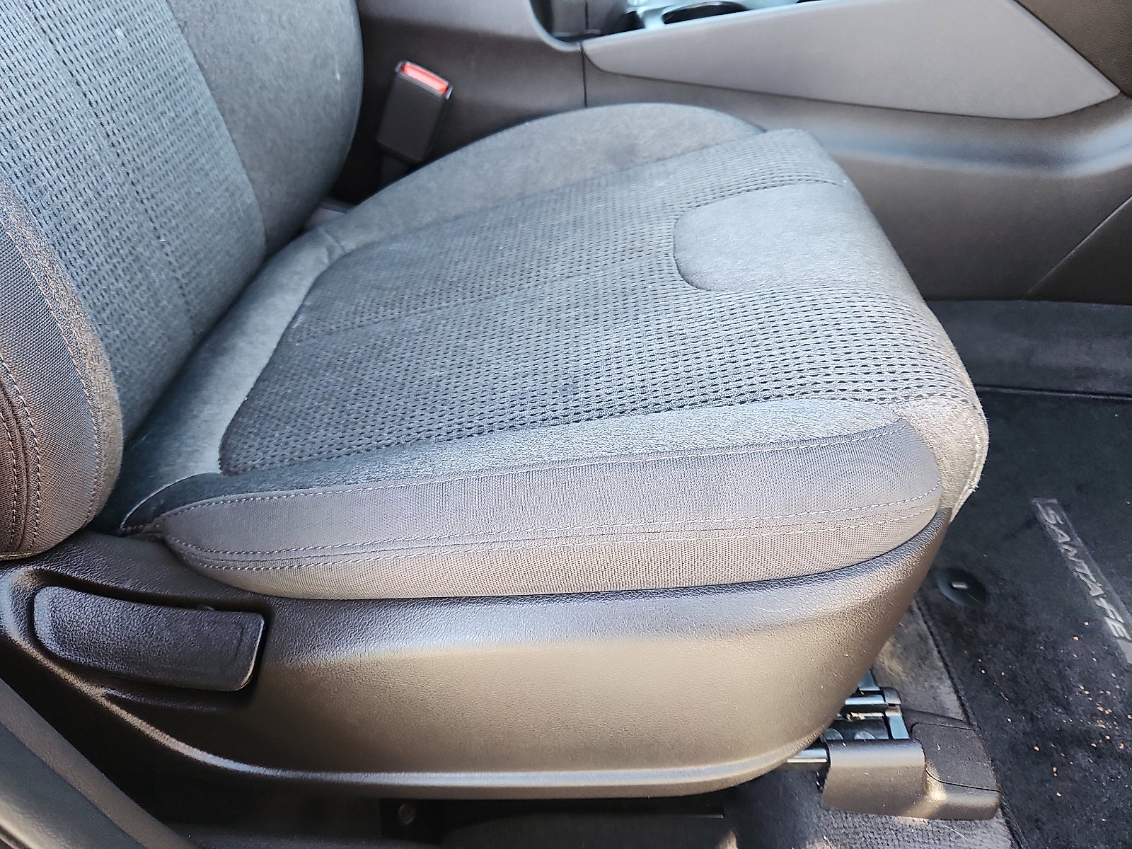 Used 2020 Hyundai Santa Fe SEL w/ Convenience Package image 33