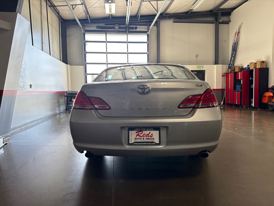 Used 2006 Toyota Avalon XLS image 19