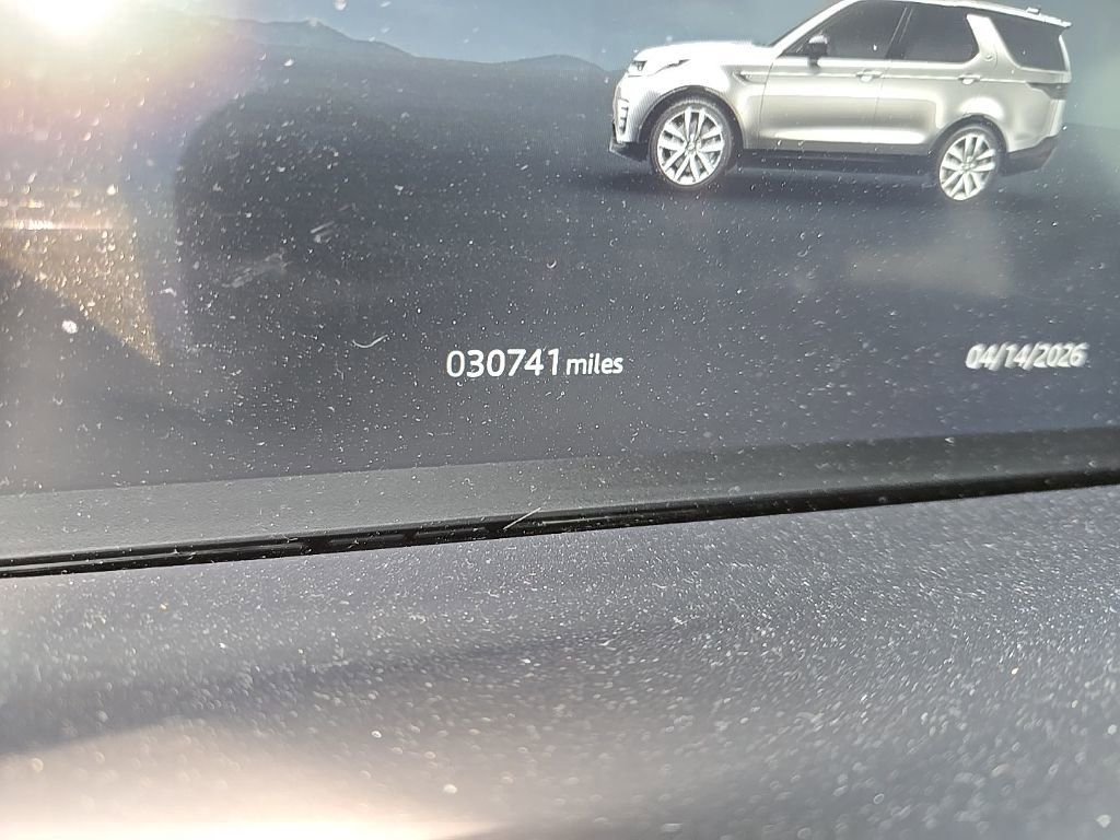 Certified 2024 Land Rover Discovery Dynamic SE image 13
