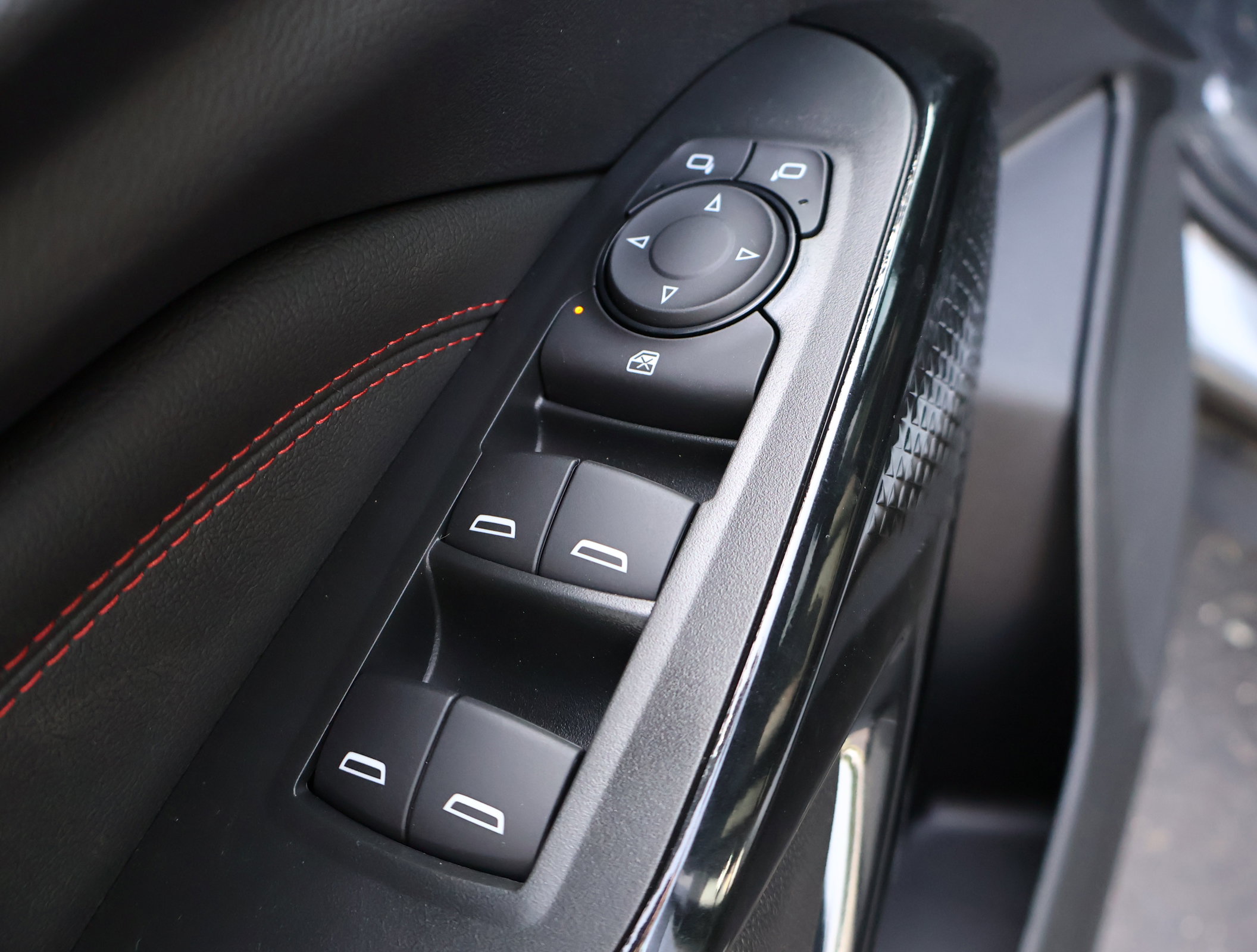 New 2026 Chevrolet Trax RS w/ Driver Confidence Package FWD image 8