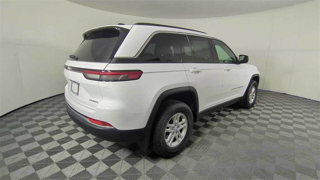 New 2025 Jeep Grand Cherokee Laredo w/ MOPAR Finishing Package image 4