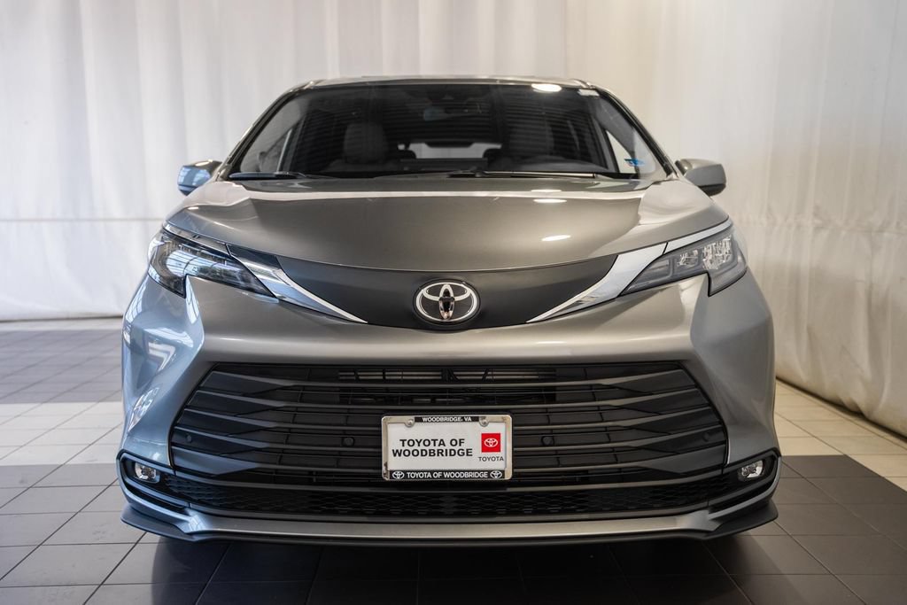 New 2026 Toyota Sienna XLE AWD/4WD image 2