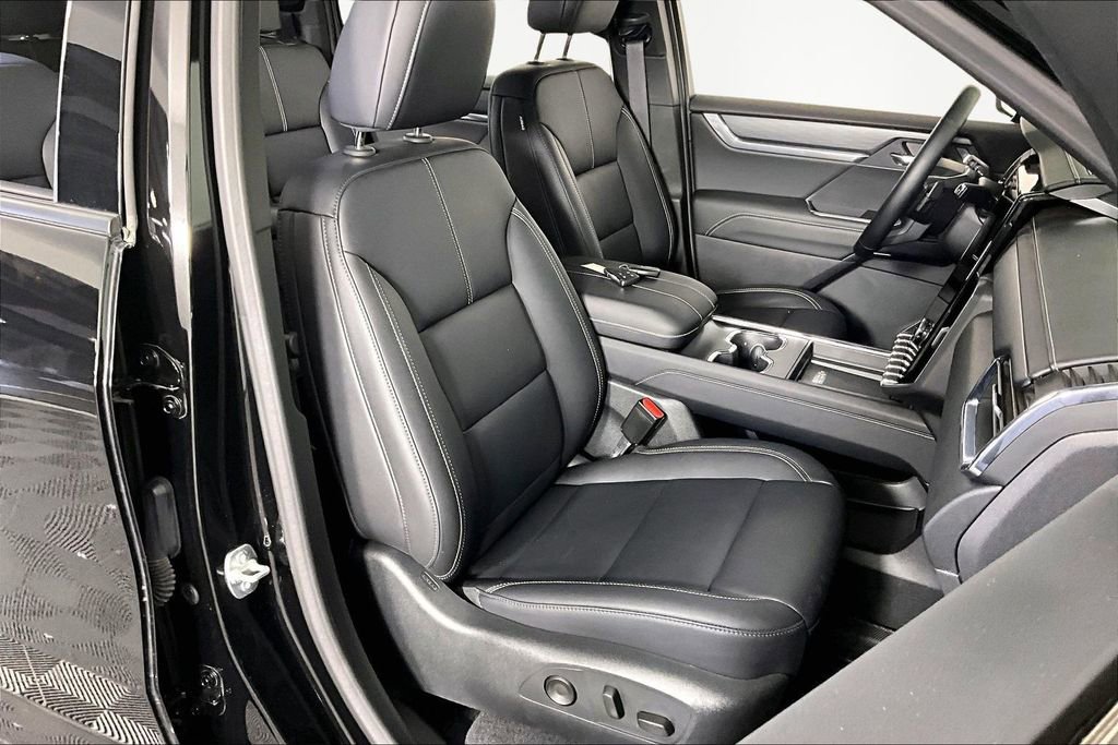 Certified 2025 GMC Acadia Elevation w/ Elevation Premium Package image 30