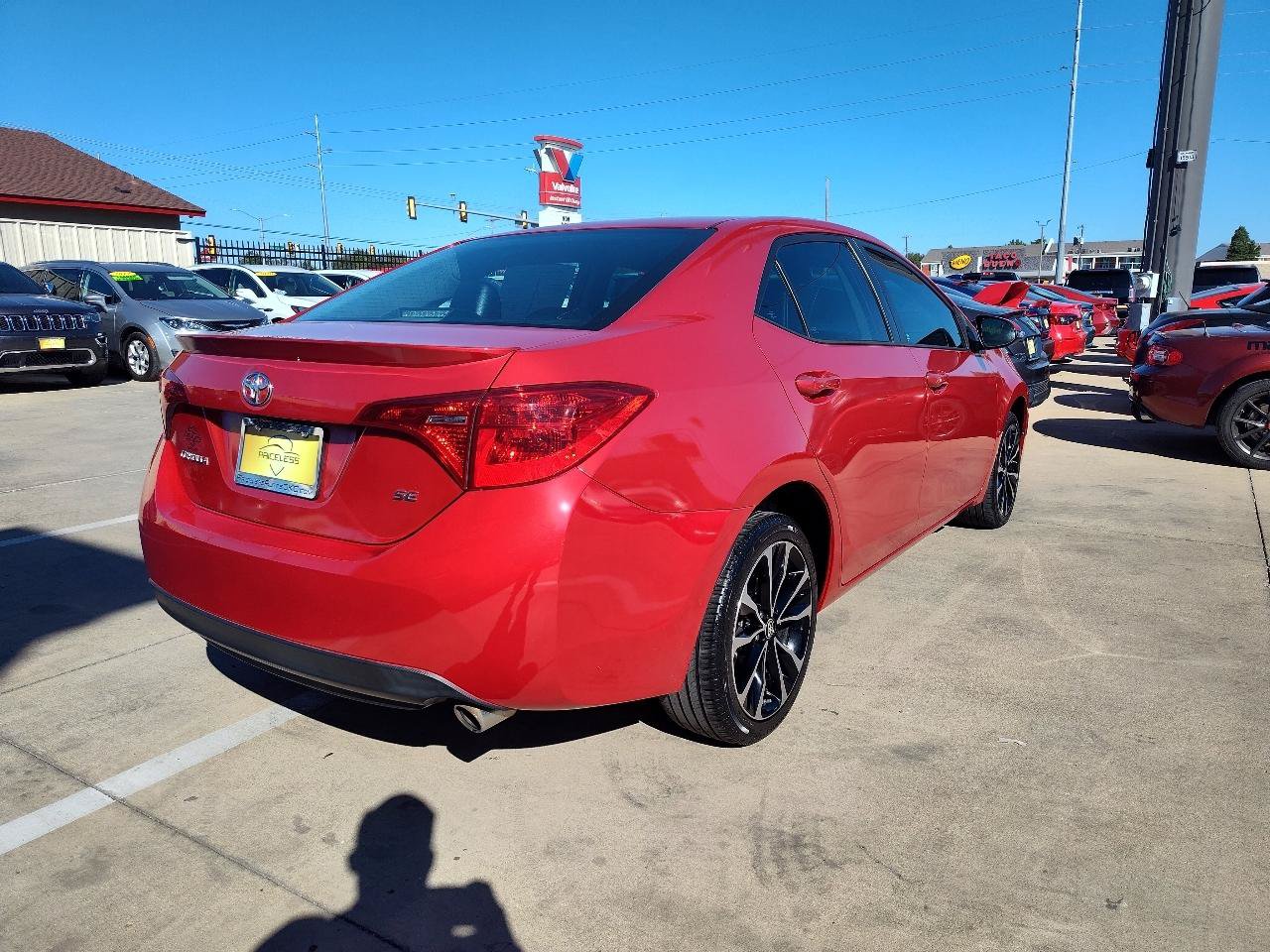 Used 2017 Toyota Corolla SE FWD image 4