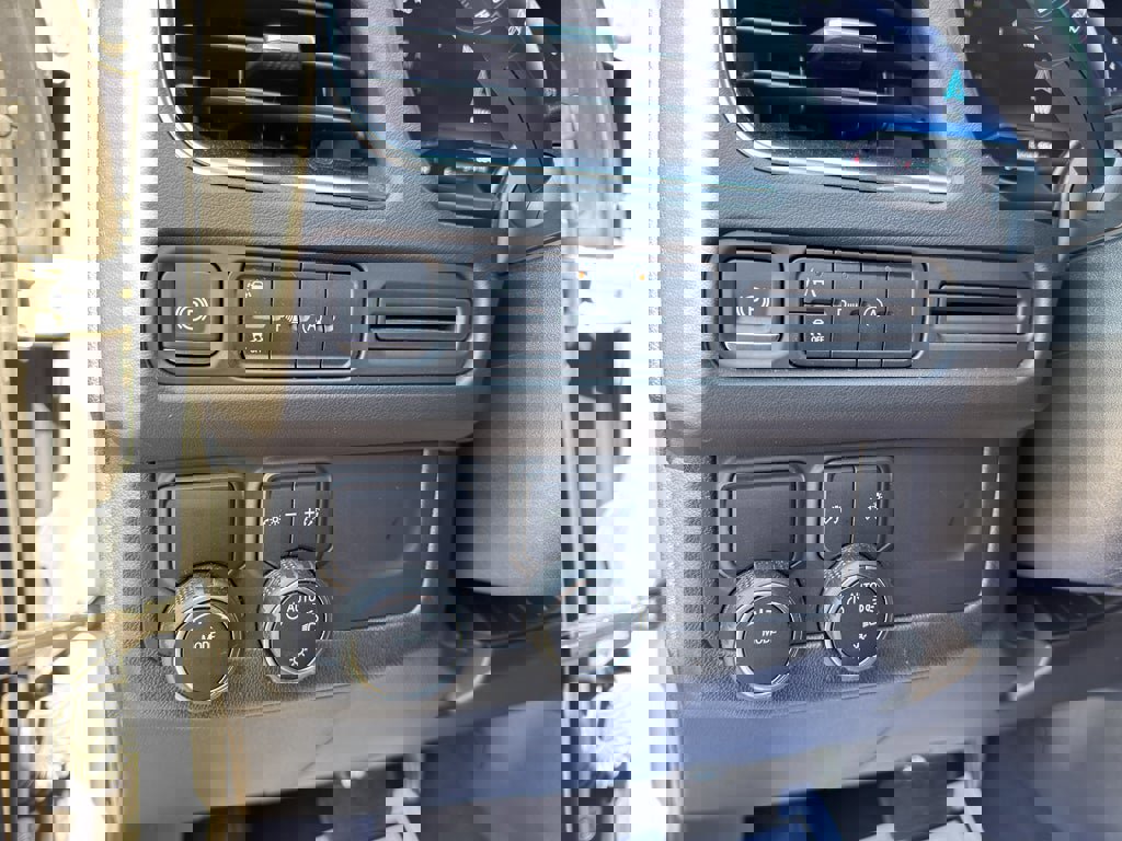 Used 2024 Chevrolet Suburban LT image 11