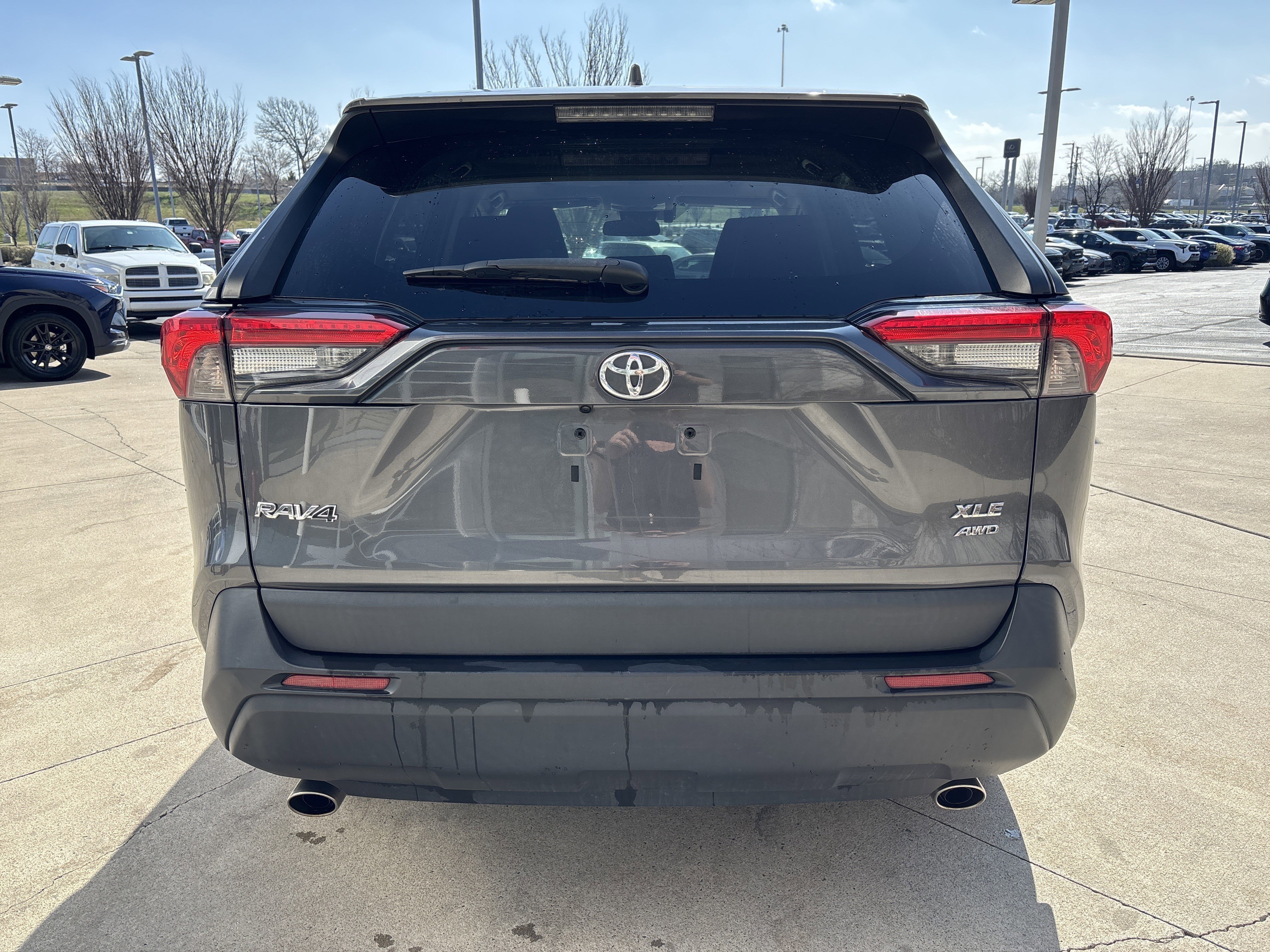 Used 2022 Toyota RAV4 XLE w/ Convenience Package AWD/4WD image 8