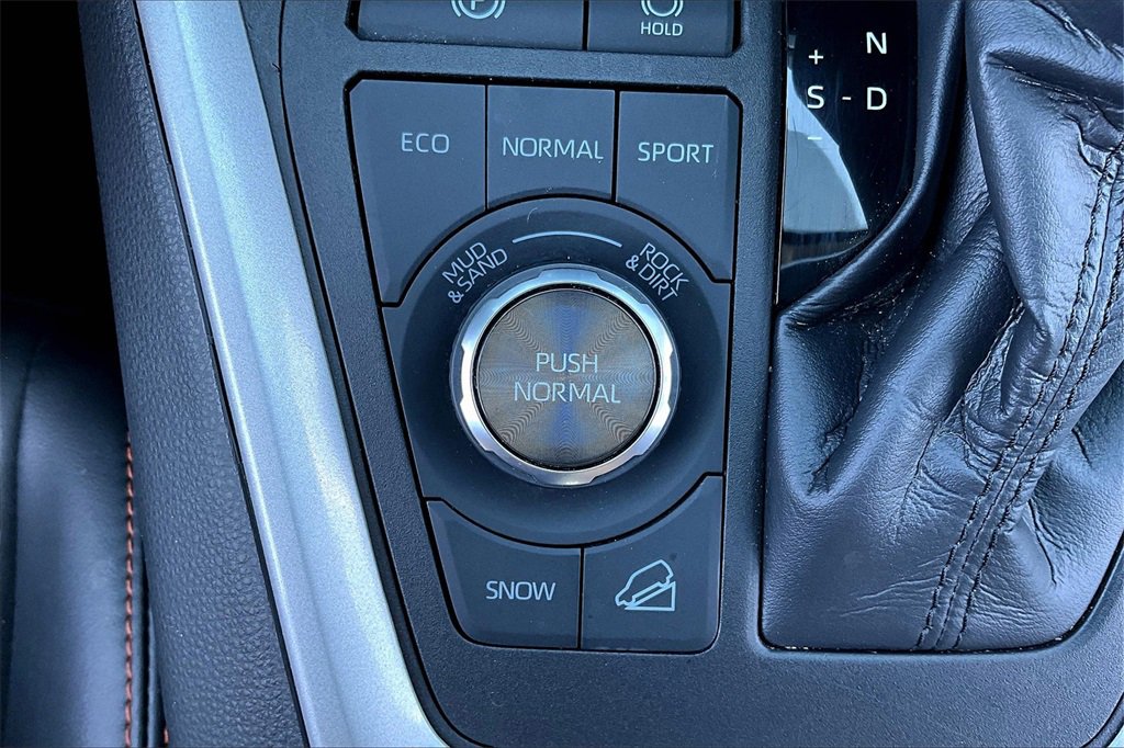 Used 2024 Toyota RAV4 Adventure image 24