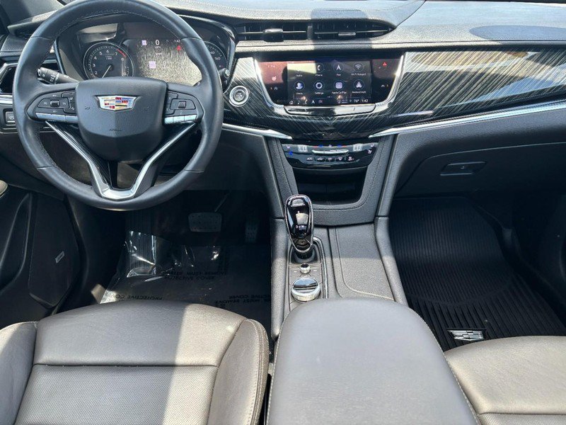 Used 2023 Cadillac XT6 Premium Luxury w/ Technology Package FWD image 13