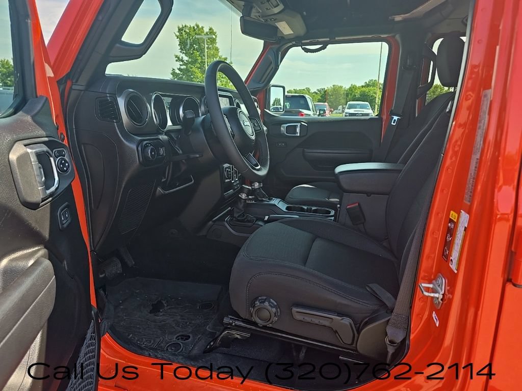 Used 2023 Jeep Wrangler Unlimited Sport AWD/4WD image 9