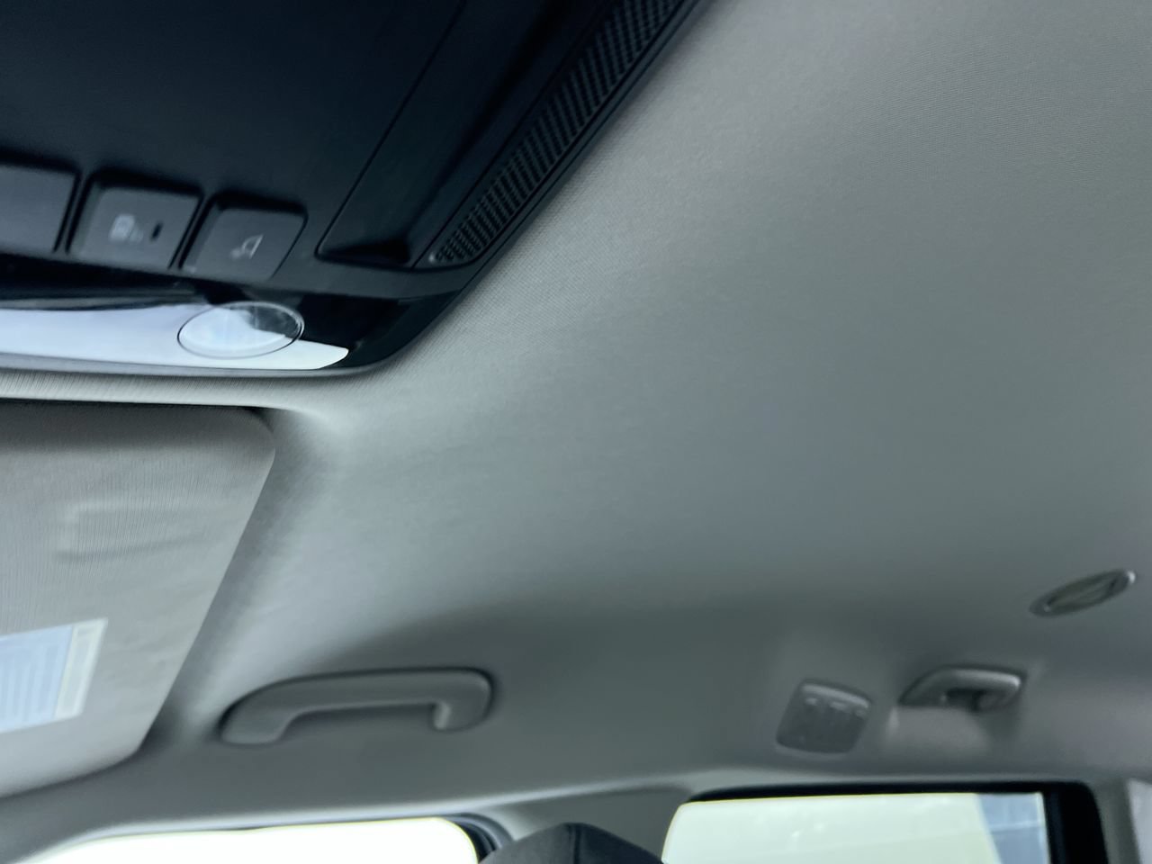 Certified 2024 Kia Carnival LX FWD image 18