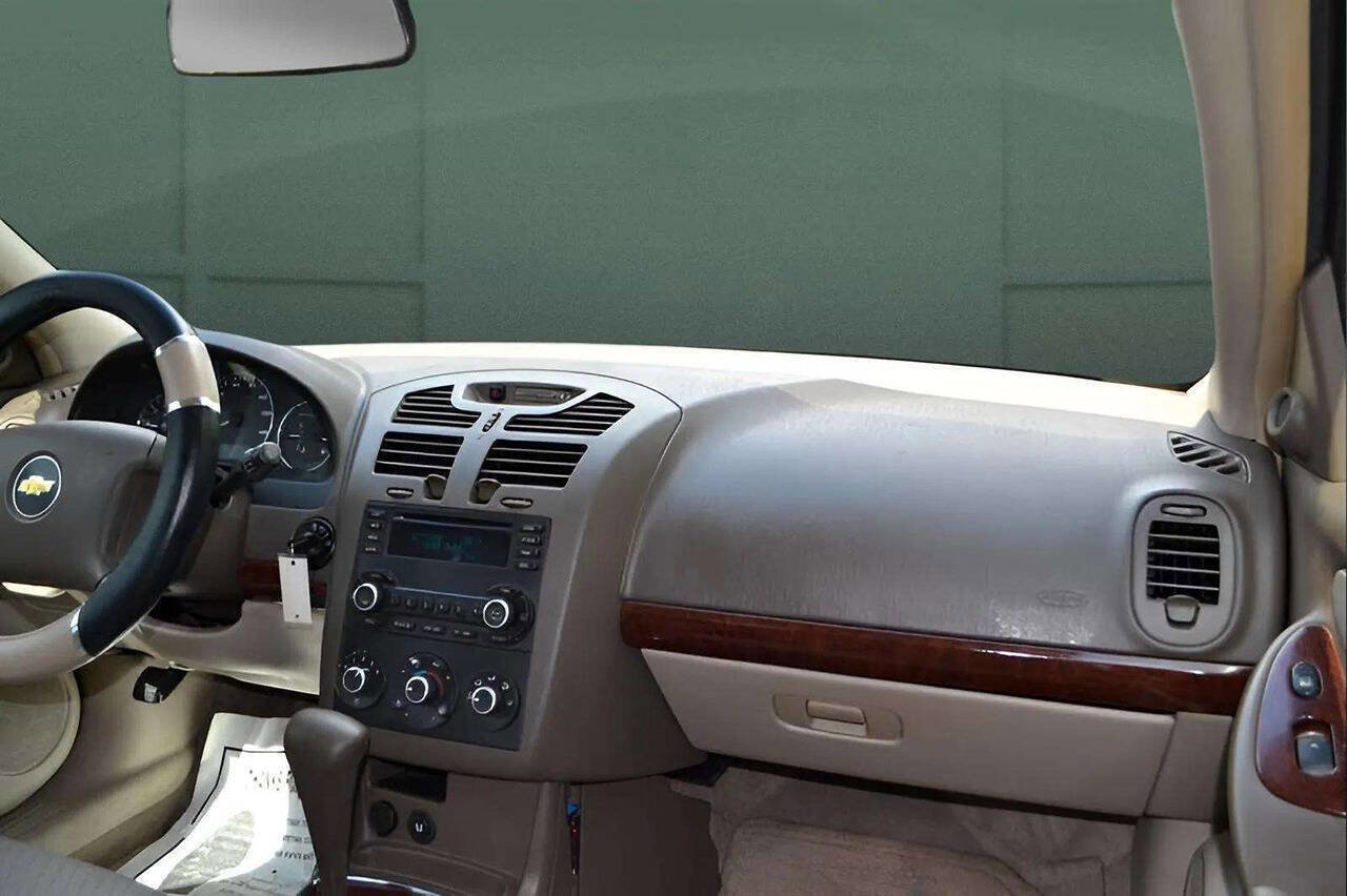 Used 2006 Chevrolet Malibu LT image 24
