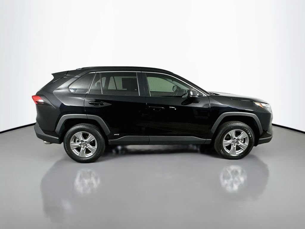 Used 2025 Toyota RAV4 LE AWD/4WD image 7