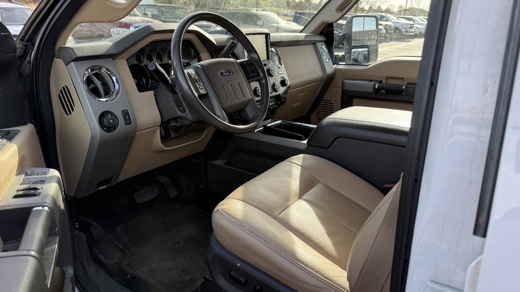 Used 2016 Ford F250 Lariat w/ Lariat Interior Package AWD/4WD image 3