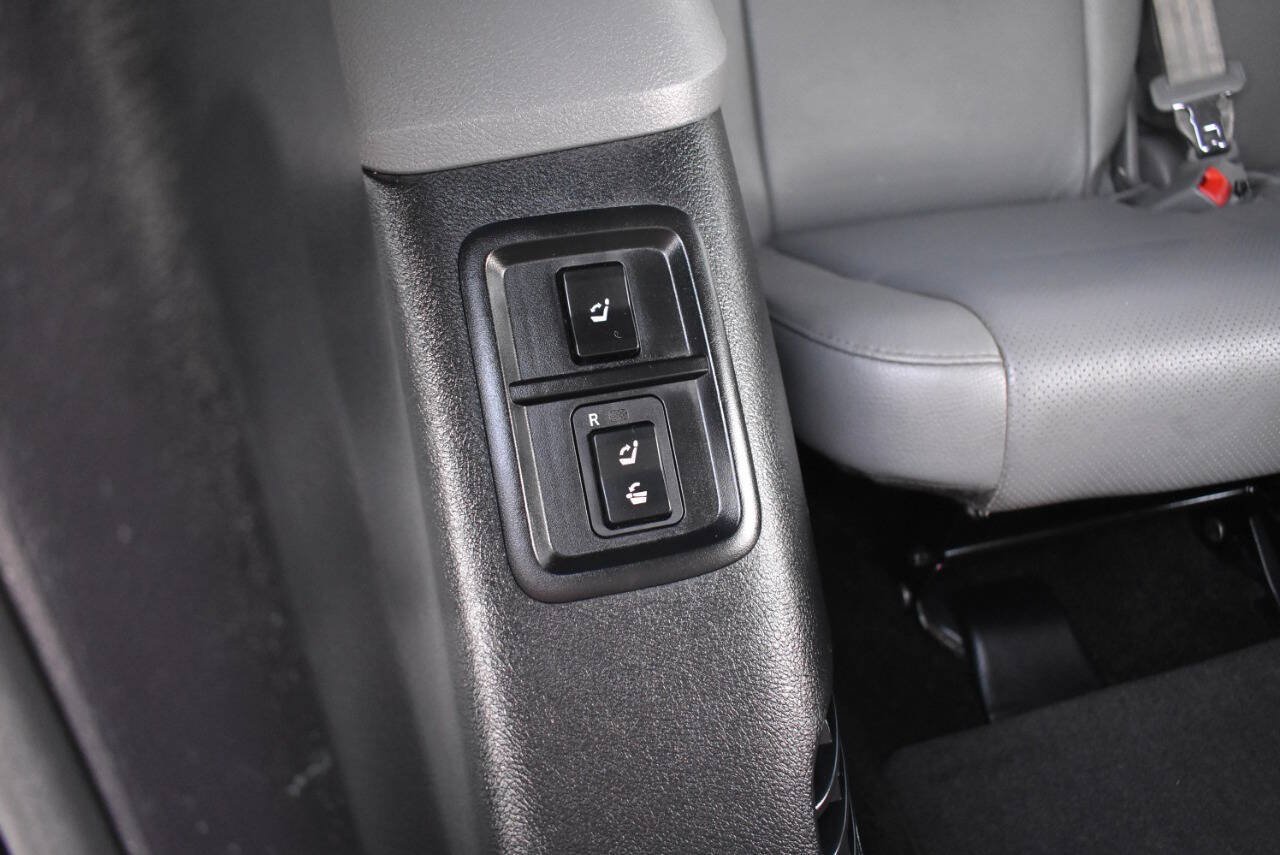 Used 2013 Toyota Sequoia Platinum AWD/4WD image 63