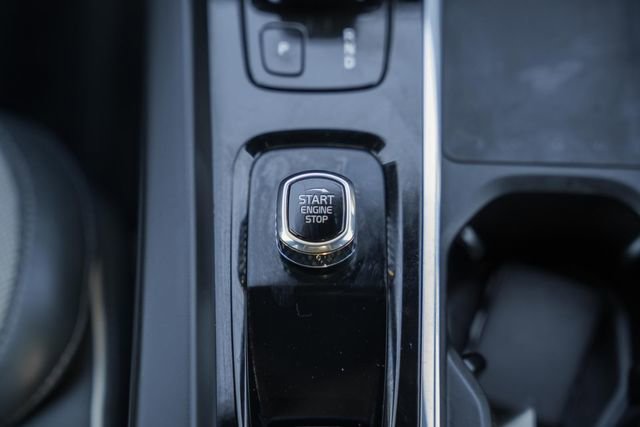 Certified 2022 Volvo XC60 T8 R-Design w/ Advanced Package image 26