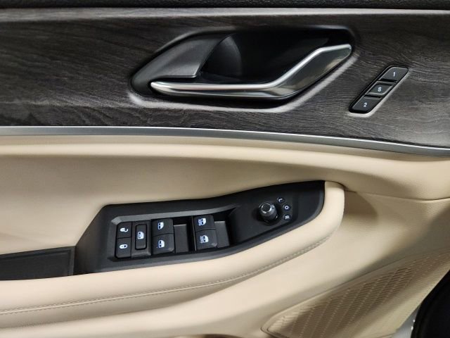 Used 2024 Jeep Grand Cherokee Limited w/ Black Appearance Package image 23