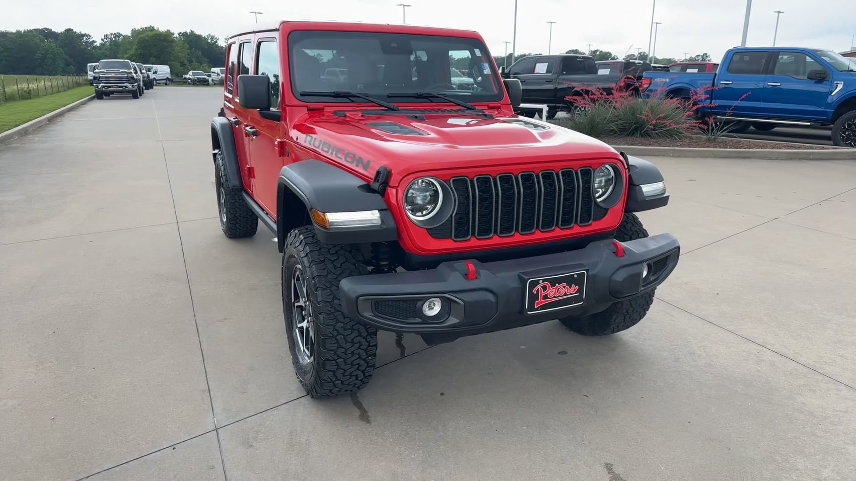 Used 2025 Jeep Wrangler Unlimited Rubicon AWD/4WD image 2