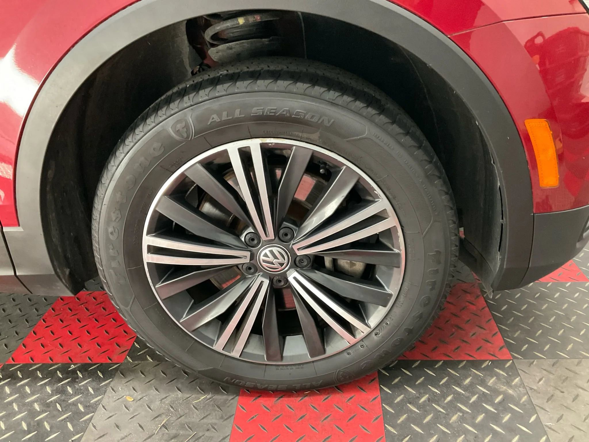 Used 2019 Volkswagen Tiguan SEL image 4