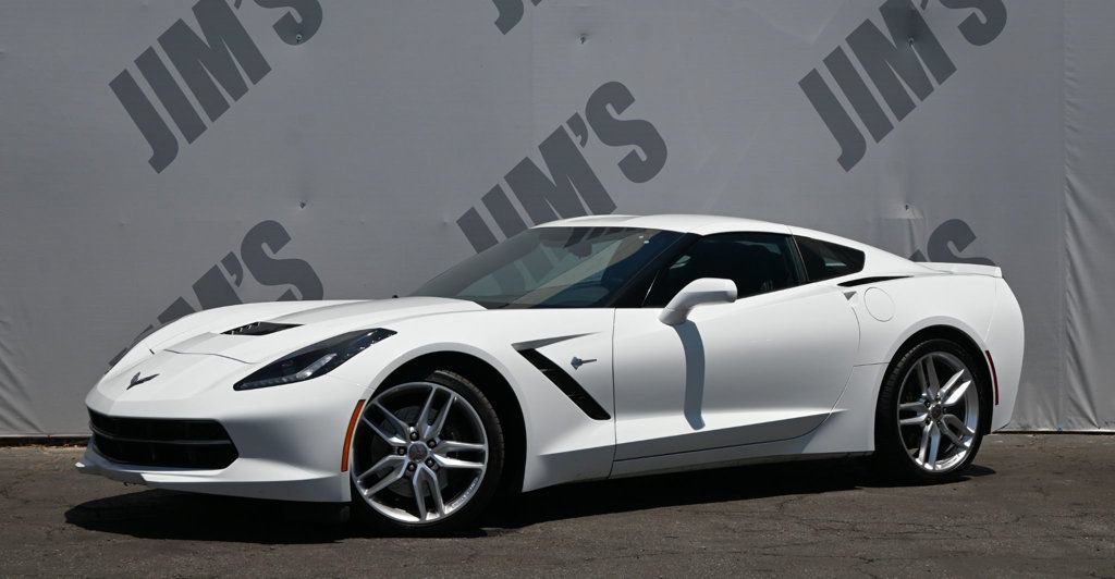 Used 2016 Chevrolet Corvette Stingray Coupe RWD image 1