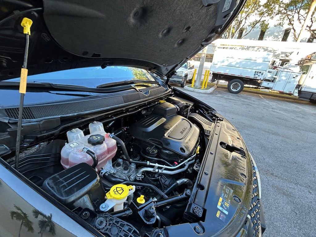 Certified 2024 Chrysler Pacifica Touring-L image 28