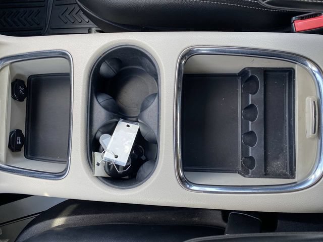 Used 2014 Chrysler Town & Country Touring-L w/ Driver Convenience Group FWD image 22