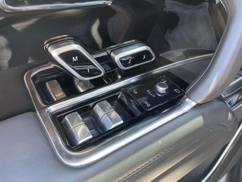 Certified 2022 Land Rover Range Rover SE AWD/4WD image 34