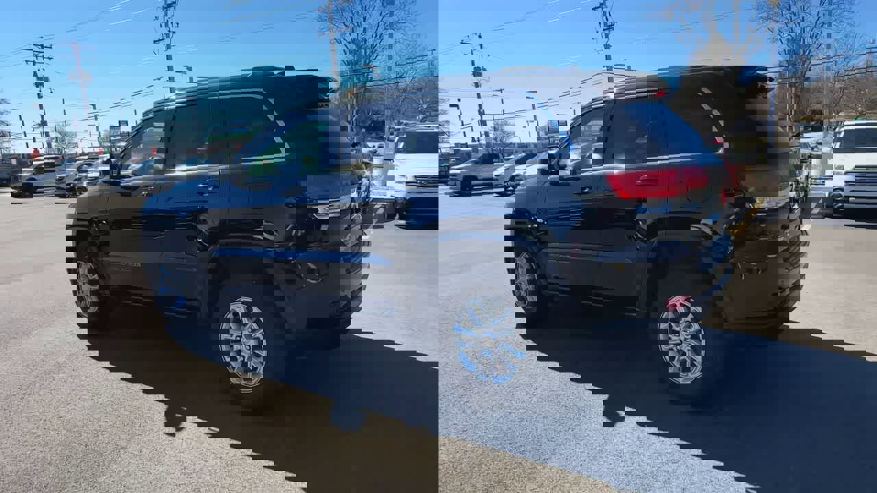 Used 2018 Jeep Grand Cherokee Laredo image 6