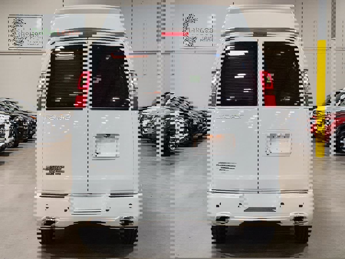 Used 2015 Chevrolet Express 2500 image 9