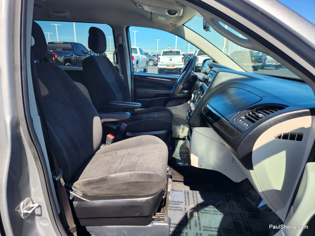 Used 2013 Dodge Grand Caravan SXT w/ Rear Park Assist Pkg FWD image 40