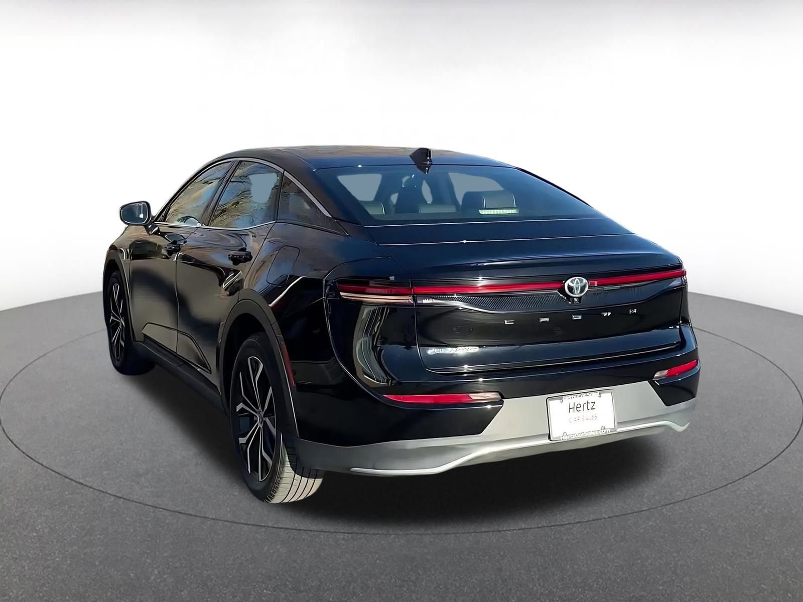 Used 2025 Toyota Crown XLE image 11