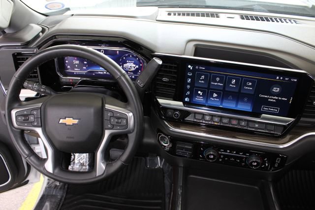 Used 2025 Chevrolet Silverado 3500 LT image 27