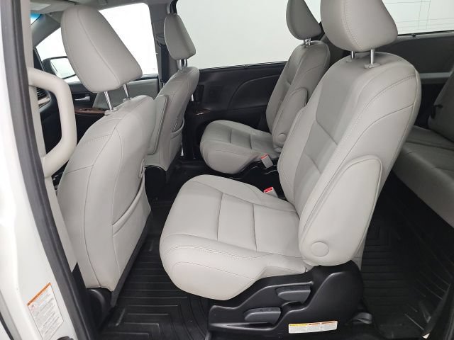 Used 2017 Toyota Sienna Limited Premium AWD/4WD image 31