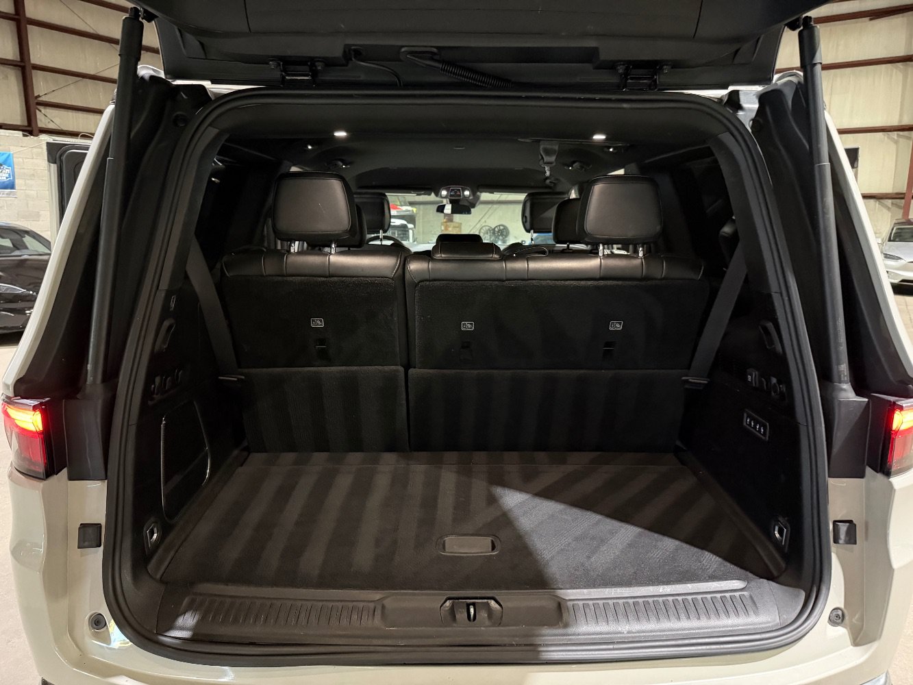 Used 2022 Jeep Wagoneer Series III RWD image 19