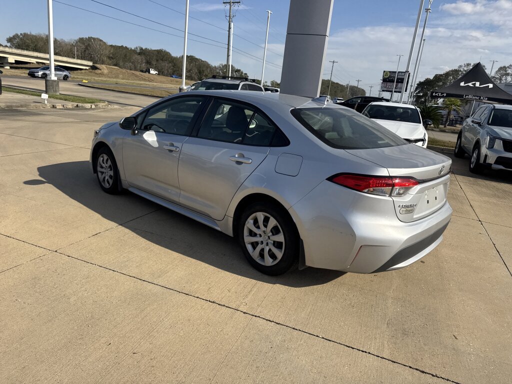 Used 2022 Toyota Corolla LE image 28
