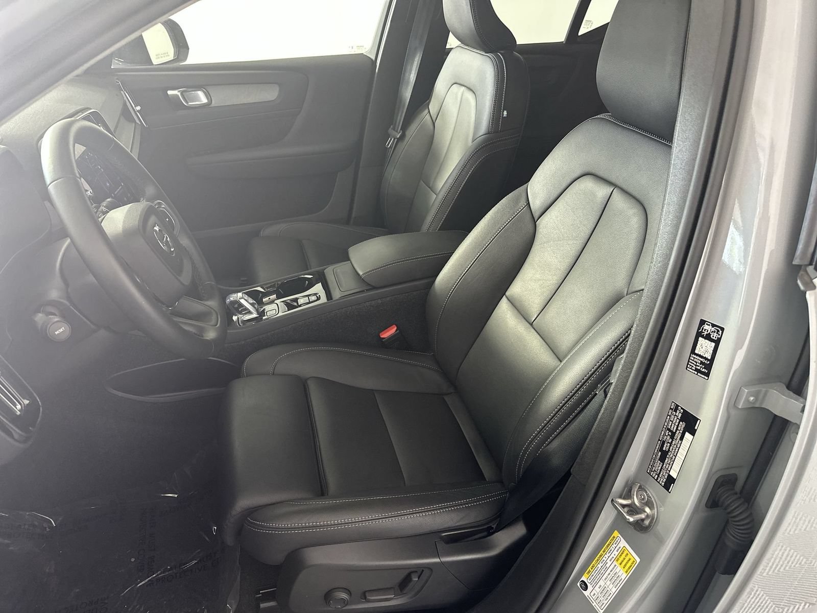 Used 2026 Volvo XC40 B5 Plus AWD/4WD image 11