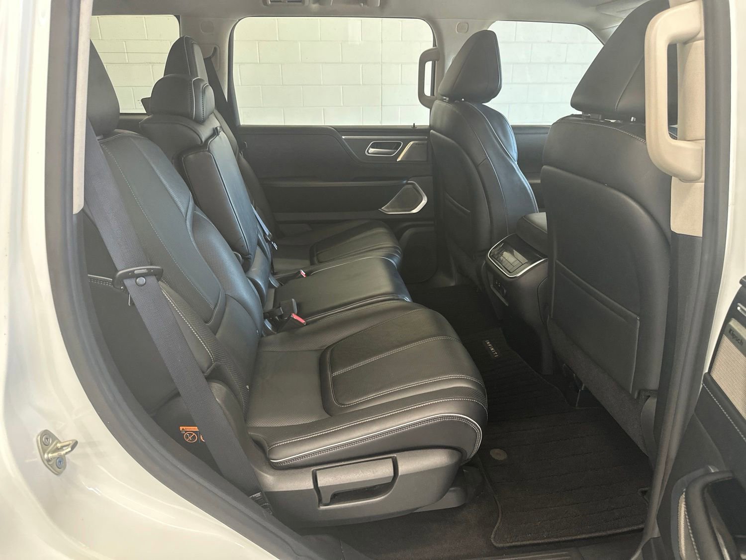 Used 2025 INFINITI QX80 Sensory AWD/4WD image 12