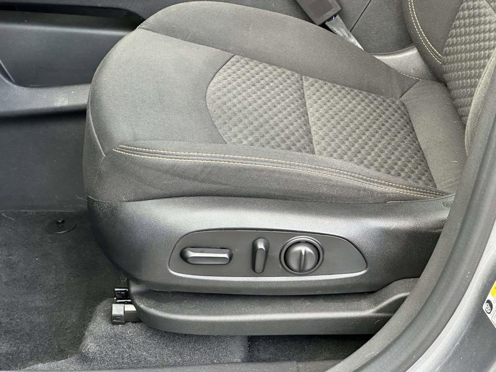 Used 2020 GMC Terrain SLE w/ Driver Convenience Package image 14