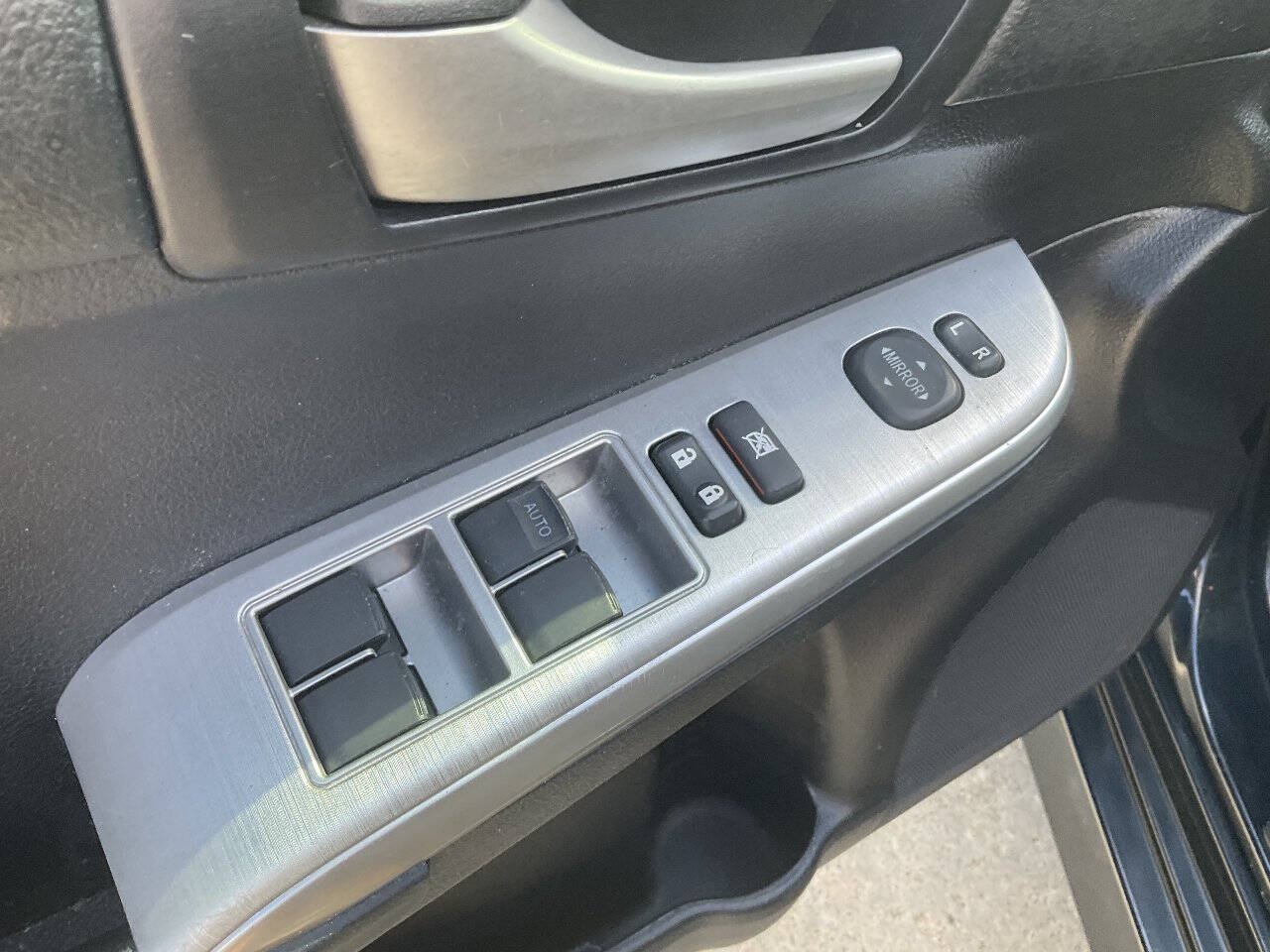 Used 2014 Toyota Camry SE FWD image 10
