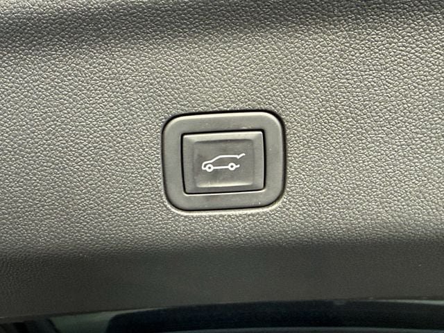 Used 2024 Cadillac Escalade Sport Platinum w/ LPO, Floor Liner Package AWD/4WD image 33