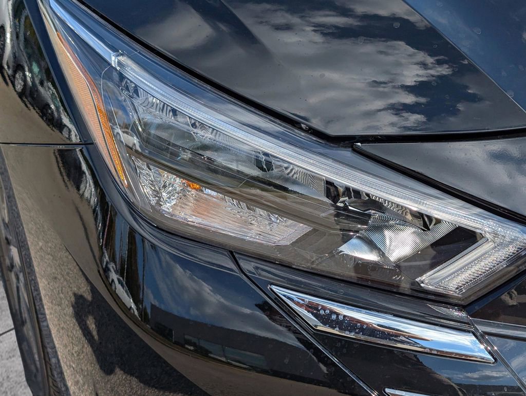 New 2025 Nissan Versa SV w/ Trunk Package image 9