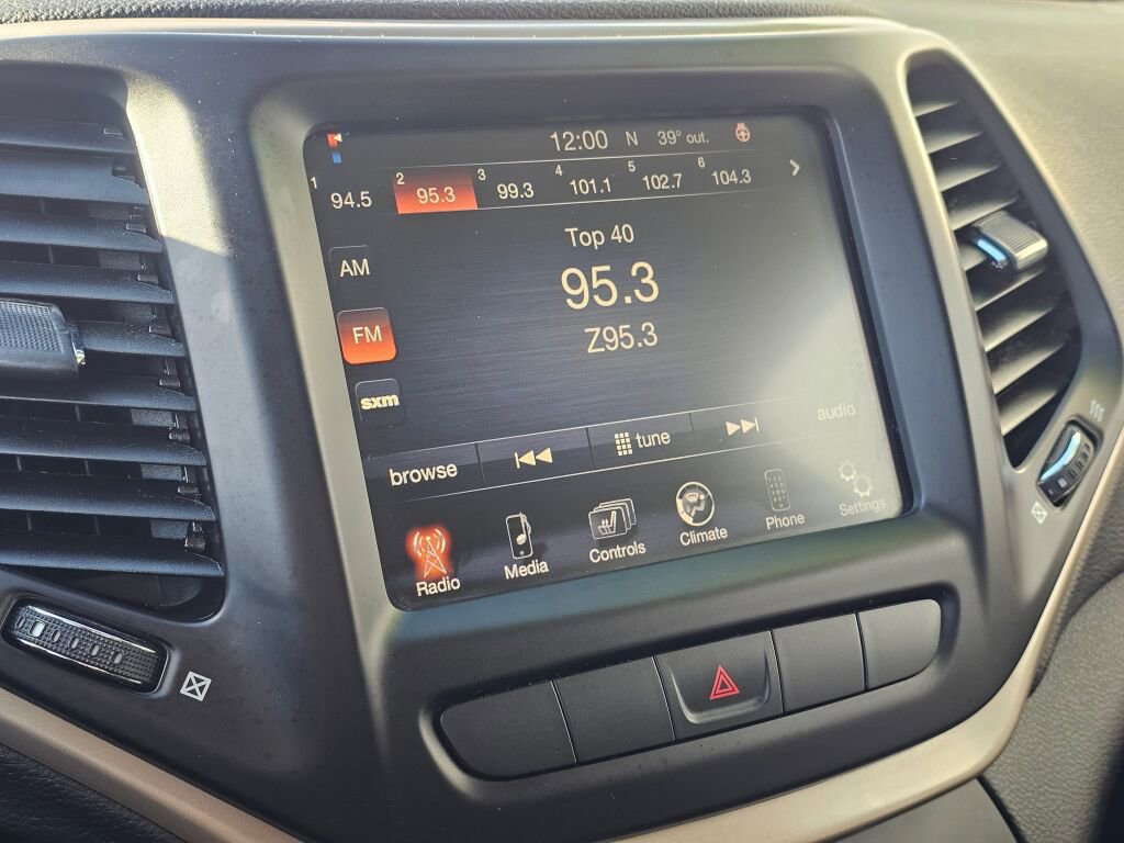 Used 2014 Jeep Cherokee Latitude w/ Cold Weather Group image 30