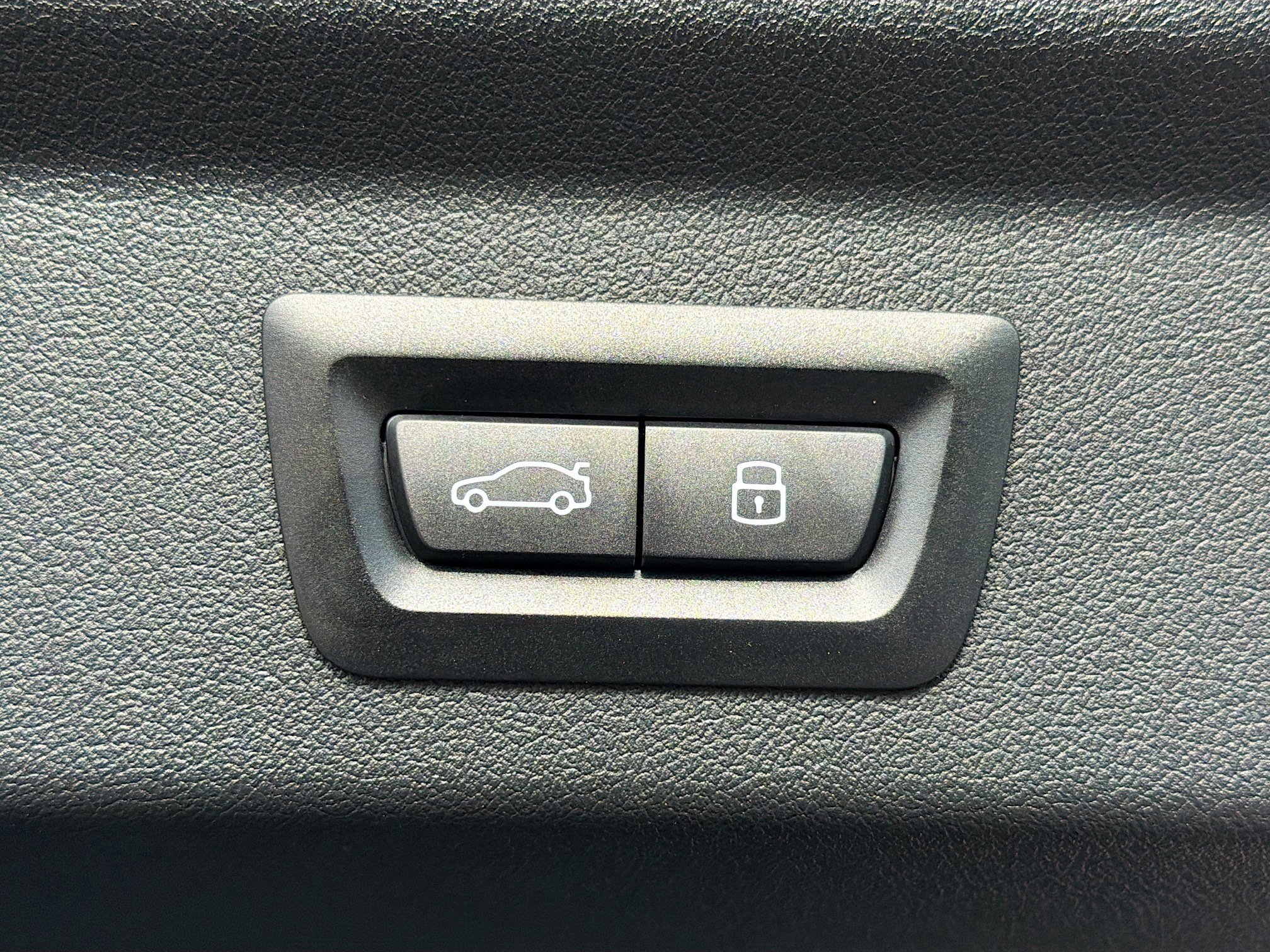 Used 2025 BMW X2 xDrive28i image 12