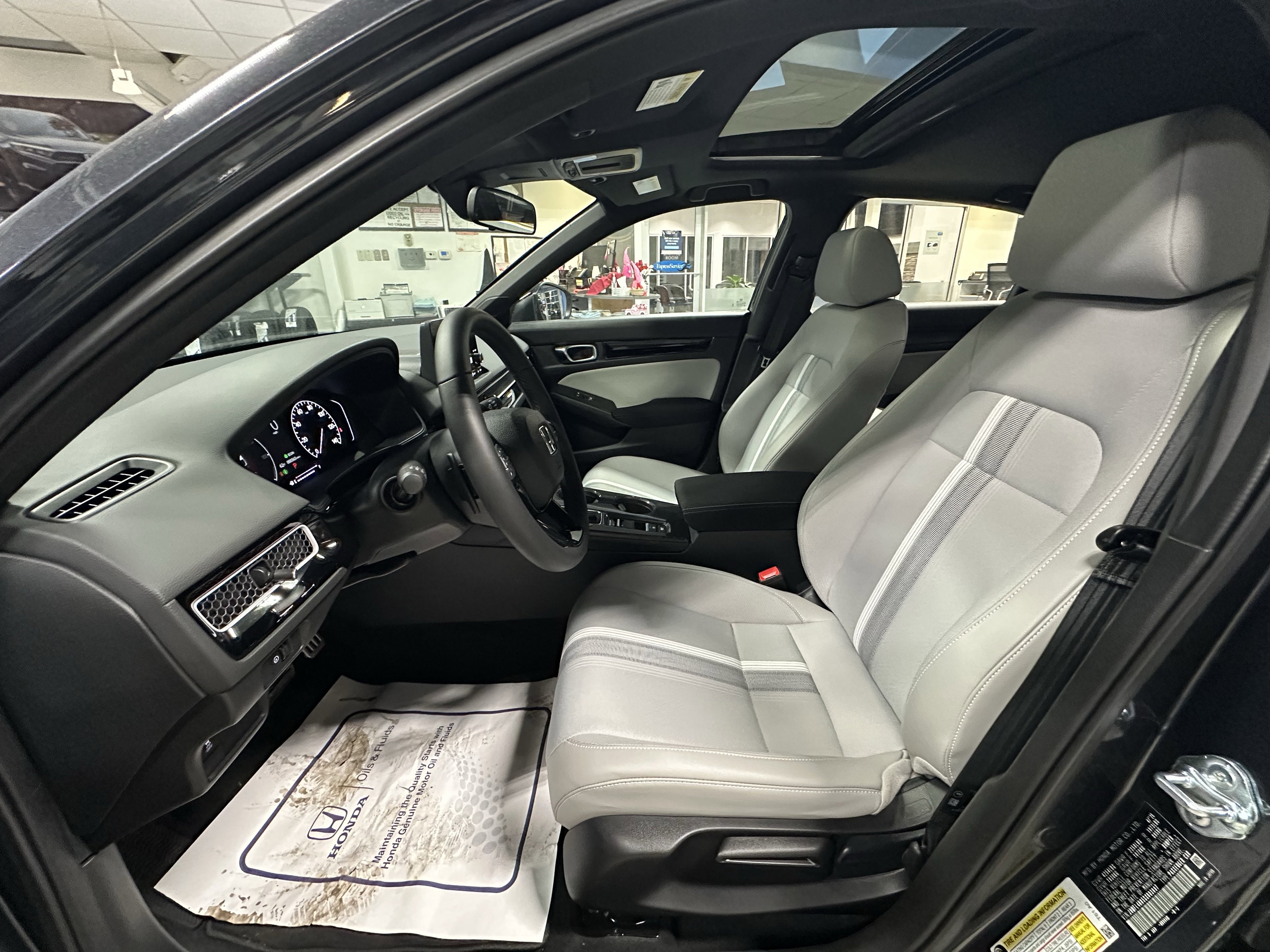 Used 2025 Honda Civic Sport image 7