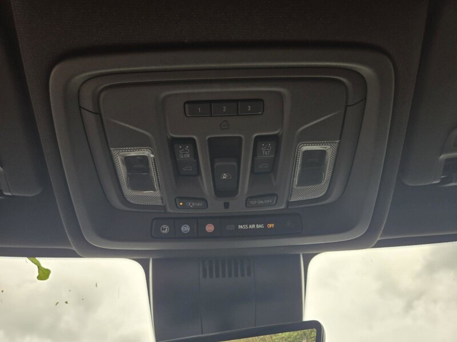 Used 2023 GMC Sierra 1500 Denali w/ Denali Reserve Package image 17